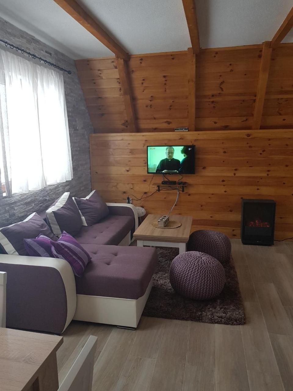 Family Home Mikovic 자블야크 외부 사진