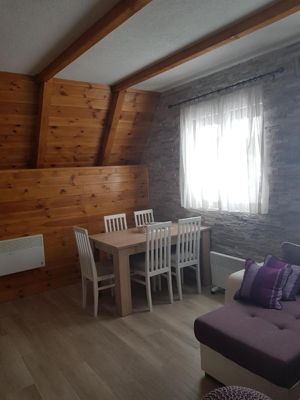 Family Home Mikovic 자블야크 외부 사진
