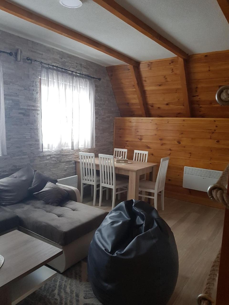 Family Home Mikovic 자블야크 외부 사진